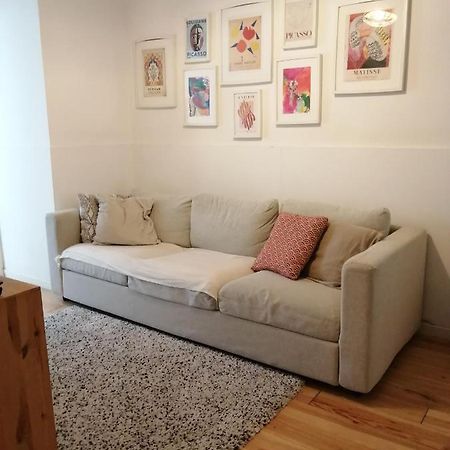 Apartamento Encantador Com Patio リスボン エクステリア 写真
