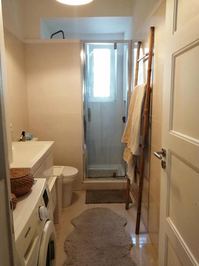 Apartamento Encantador Com Patio リスボン エクステリア 写真