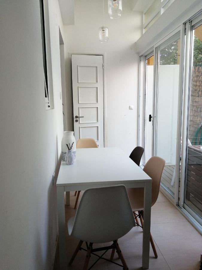 Apartamento Encantador Com Patio リスボン エクステリア 写真