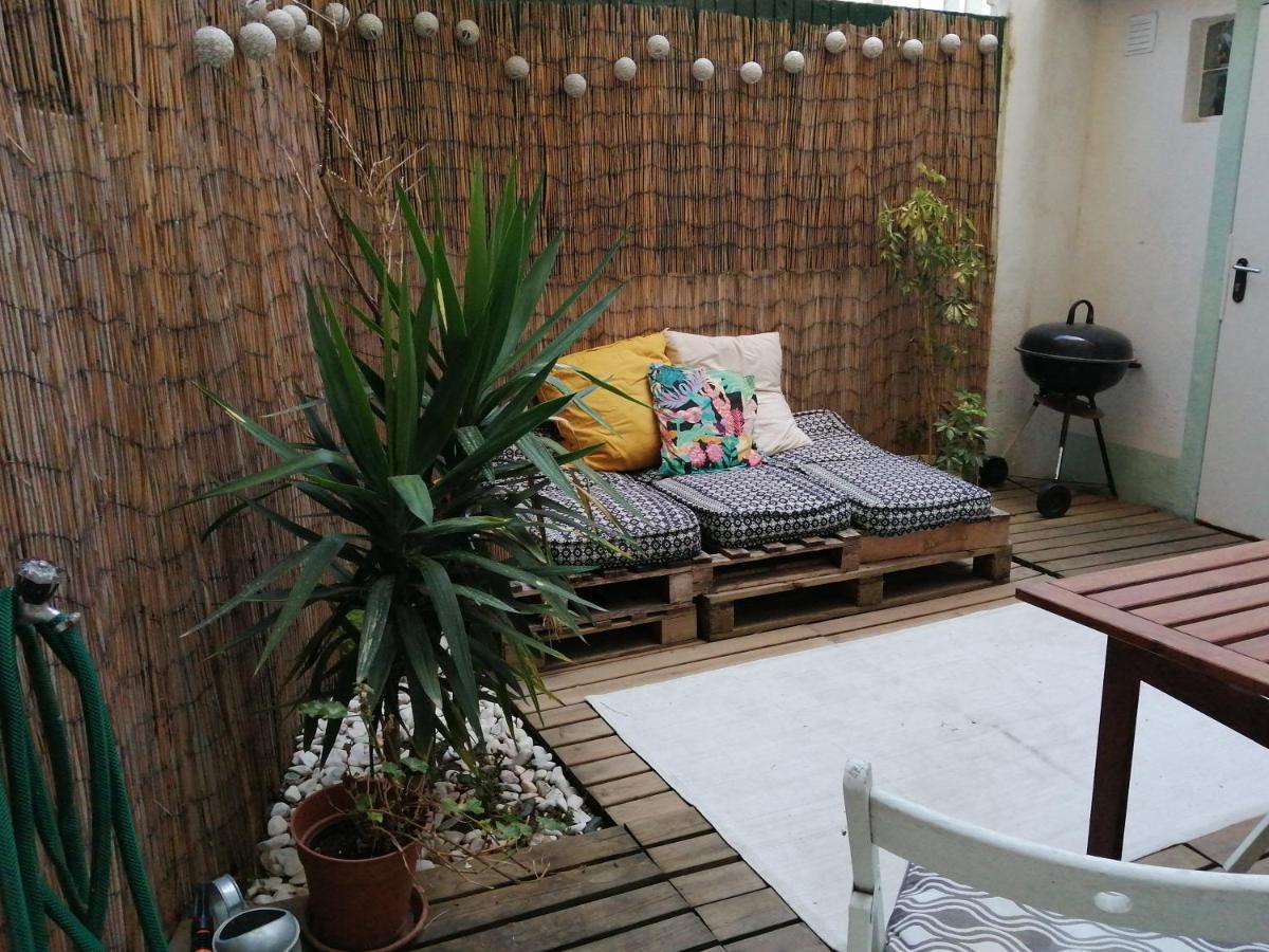 Apartamento Encantador Com Patio リスボン エクステリア 写真